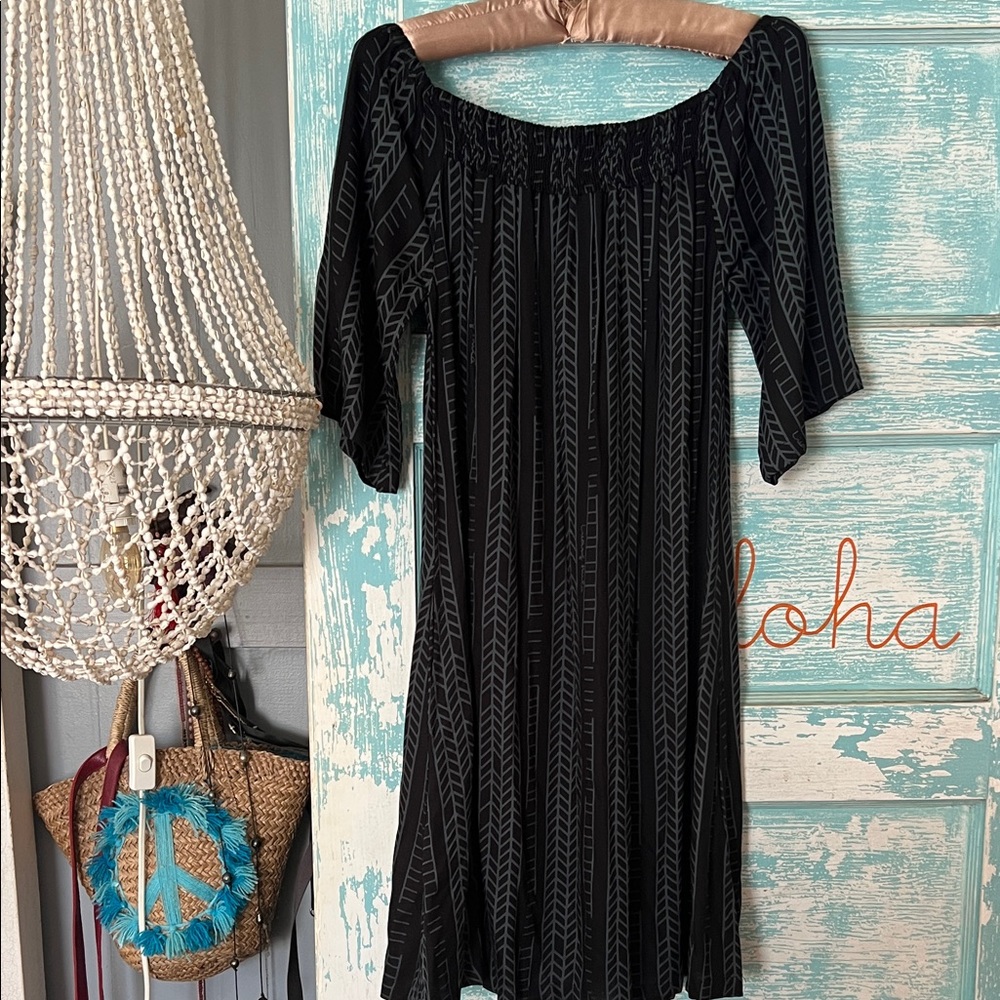 Living Hula Hawaii island designer aloha wear Dress modern muumuu Mumu EUC lole - Picture 2 of 10